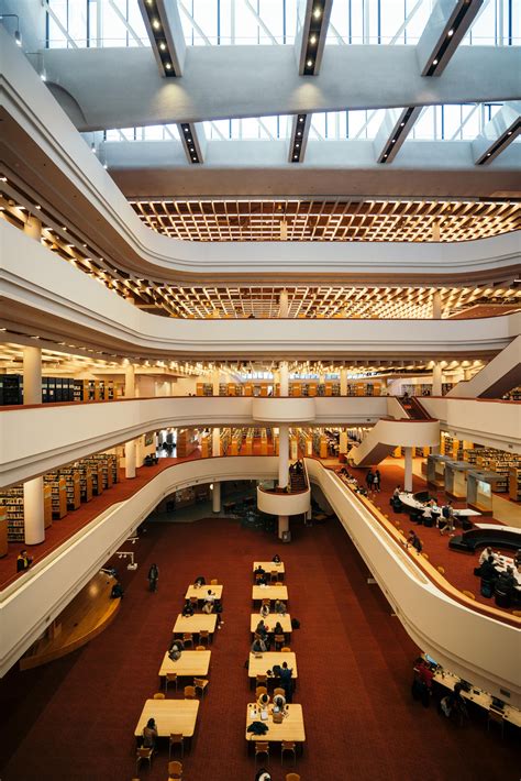 Toronto library placed in hold and secure due to bomb threat